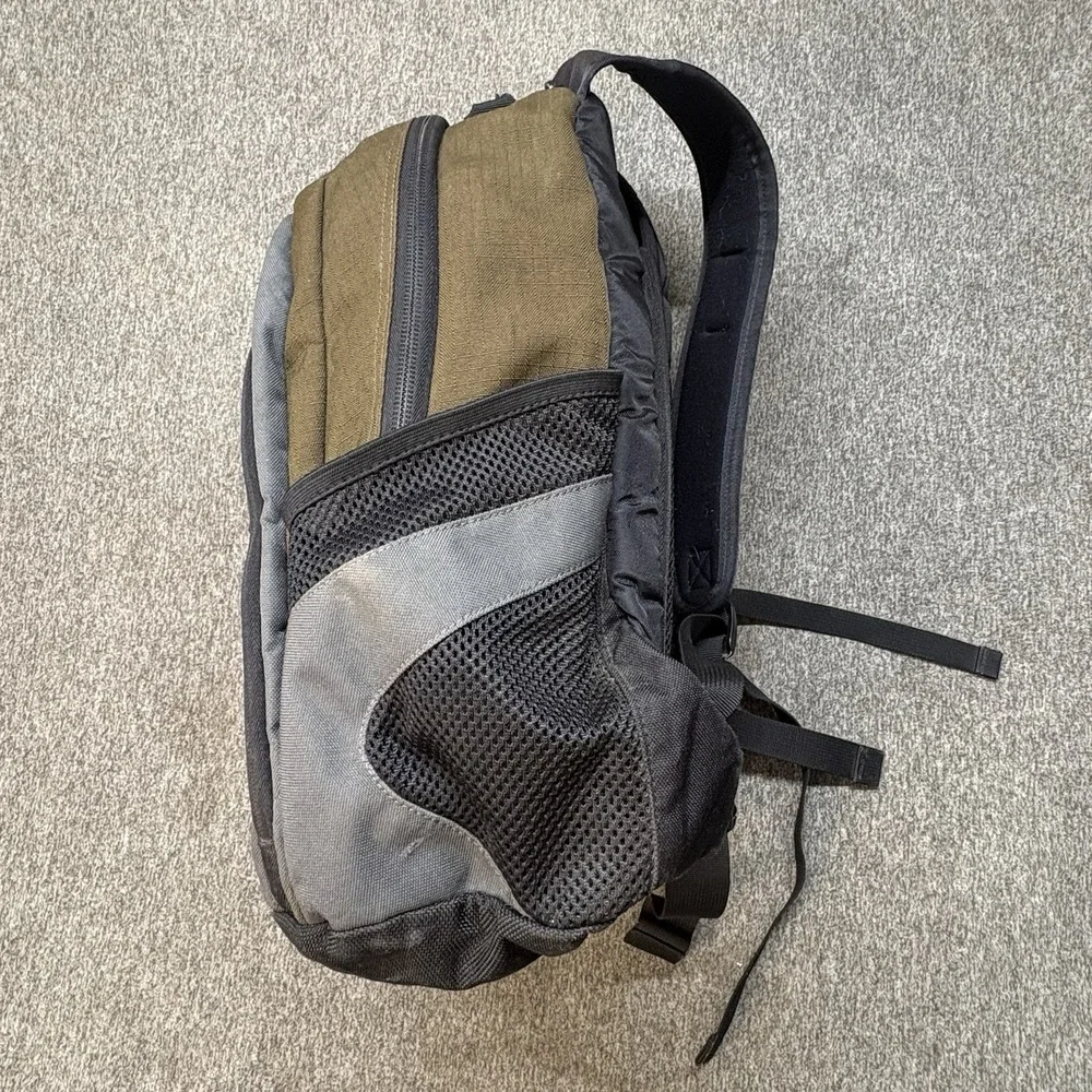 Dakine Element Backpack Brown Black Pockets Campus School Laptops Travel MTB